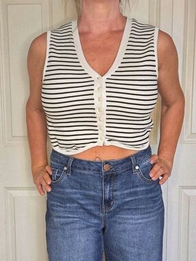 Striped Sweater Vest Cropped Button Front Black White Preppy Knit